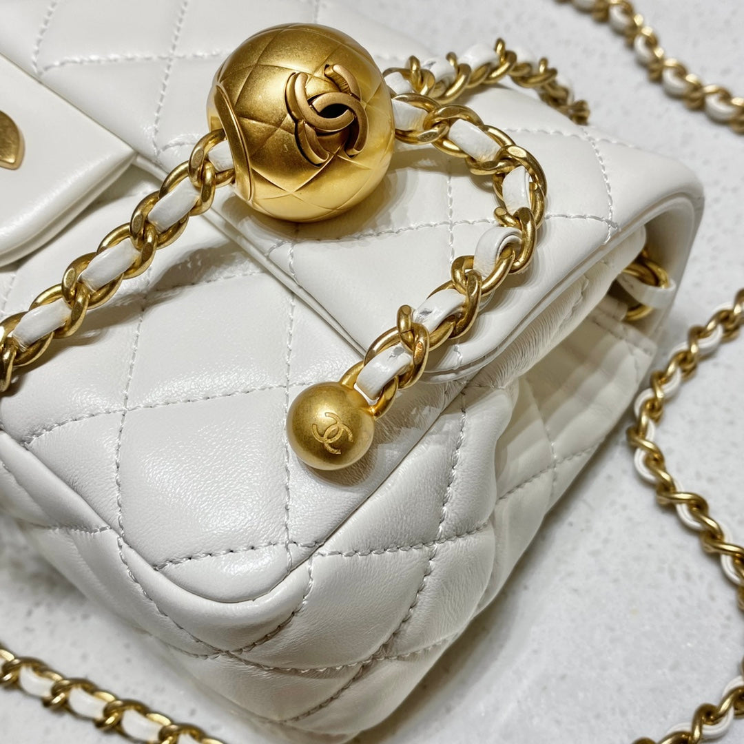 CH CF20 Golden Globe CLASSIC HANDBAG  Lambskin White
