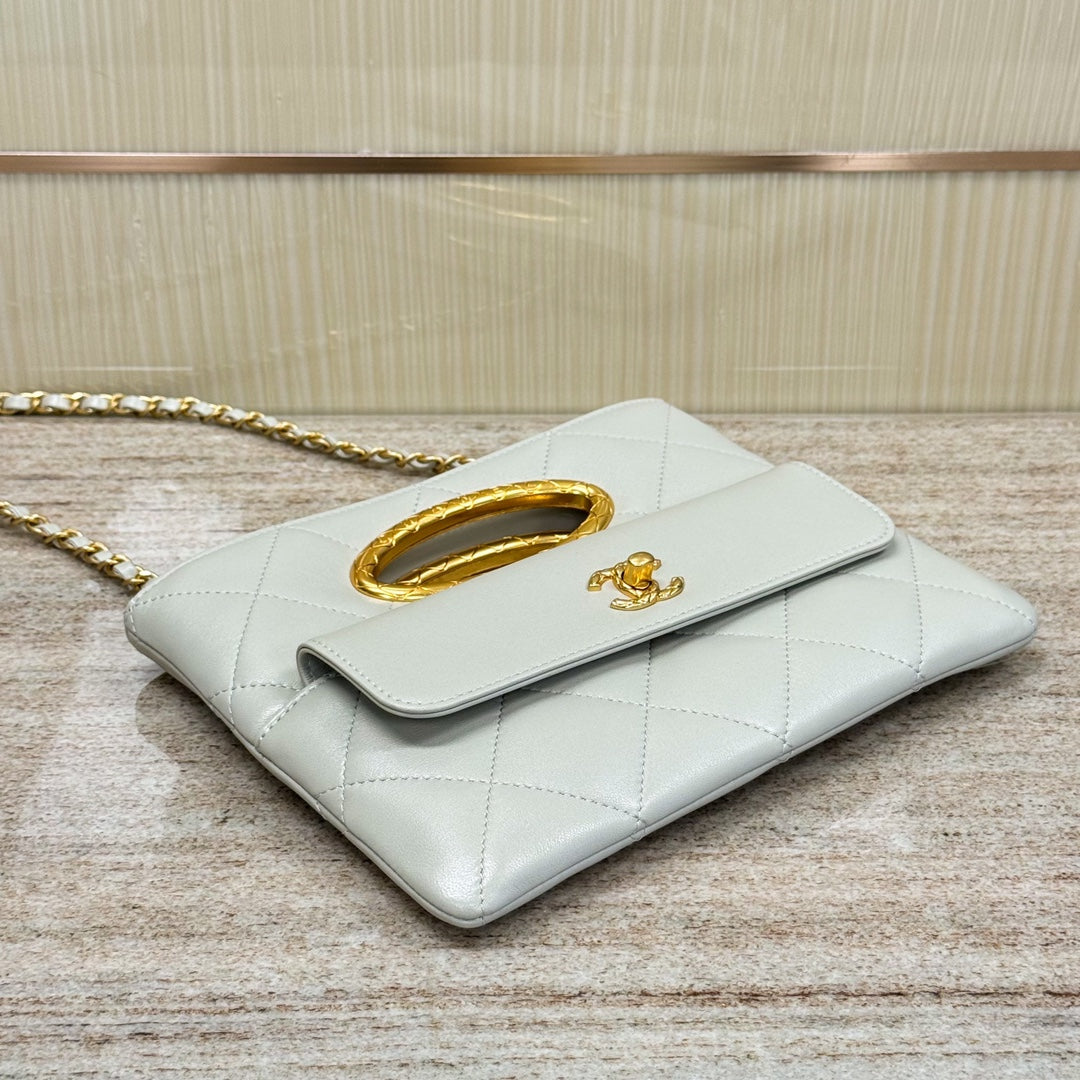 CH 24B Clutch bag Lambskin Light Gray