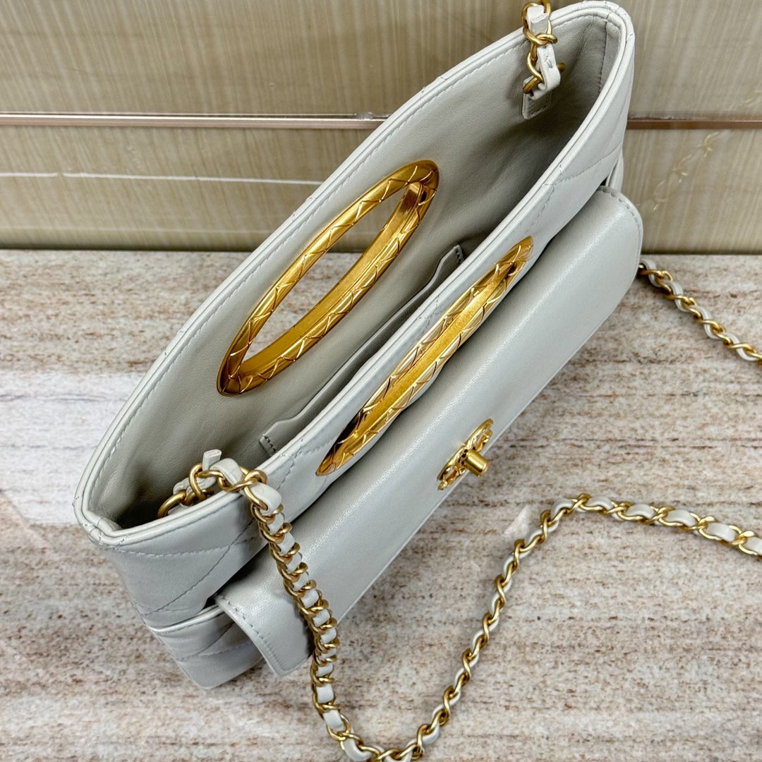 CH 24B Clutch bag Lambskin Light Gray