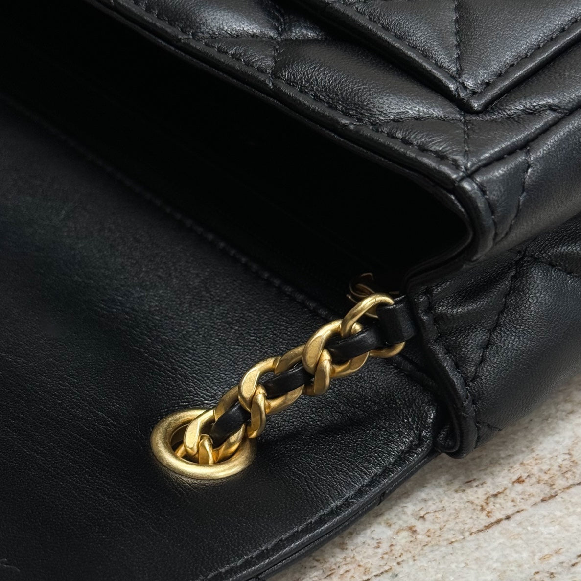 CH 24B Big double C Lambskin Black