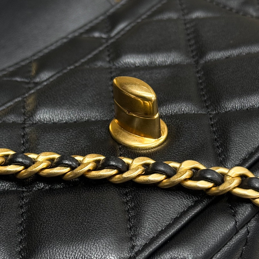 CH 24B Big double C Lambskin Black