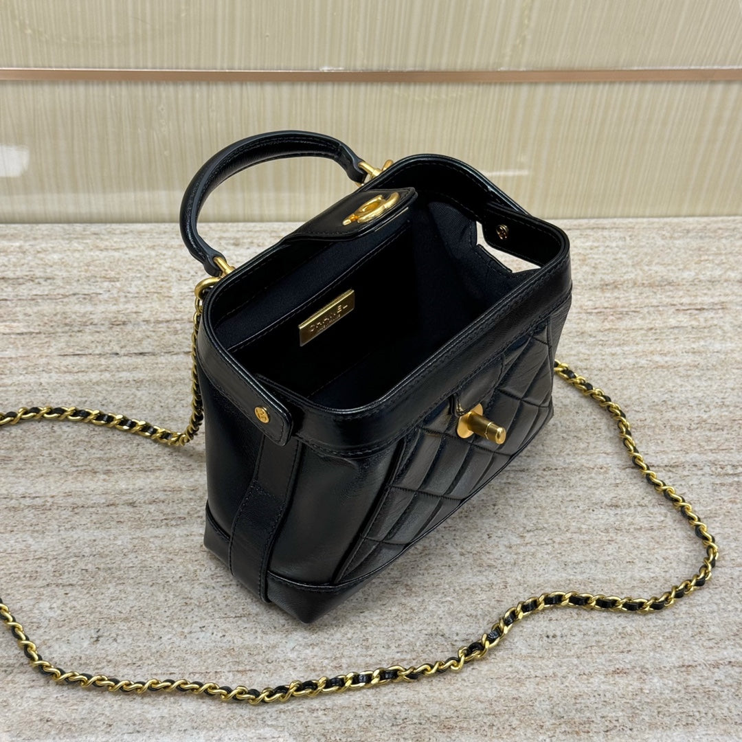 CH 24A Doctor bag Shiny Lambskin & Gold-Tone Metal Black