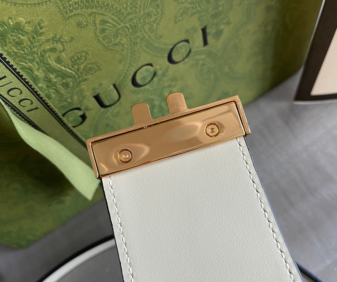 GC Padlock small shoulder bag Beige/ebony GG Supreme canvas, with brown leather detail