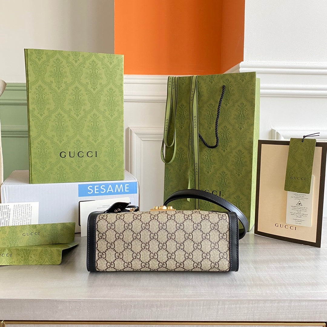 GC Padlock small shoulder bag Beige/ebony GG Supreme canvas, with brown leather detail