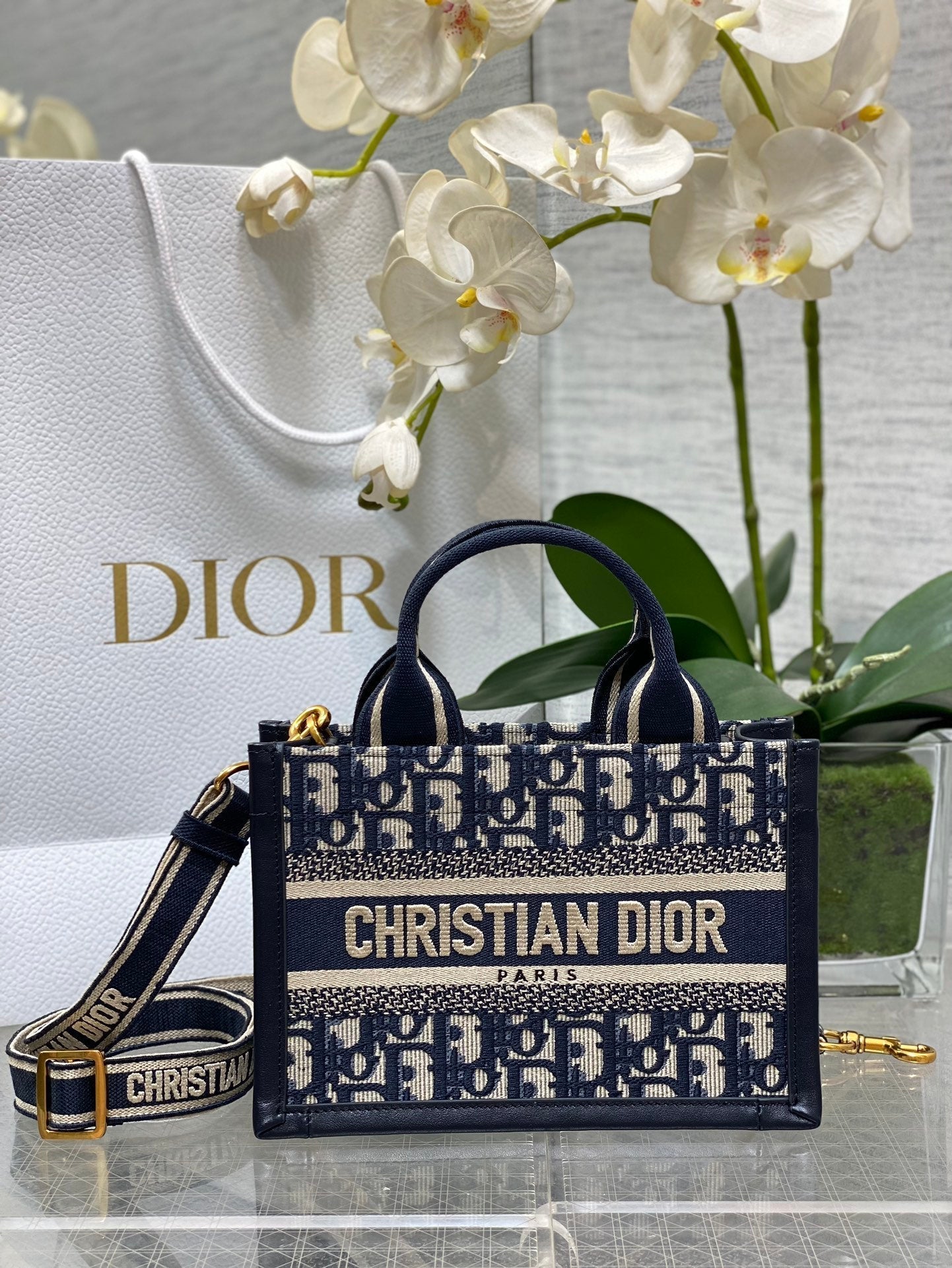 DO  Book Tote Bag Blue Di0r Oblique Embroidery and Calfskin