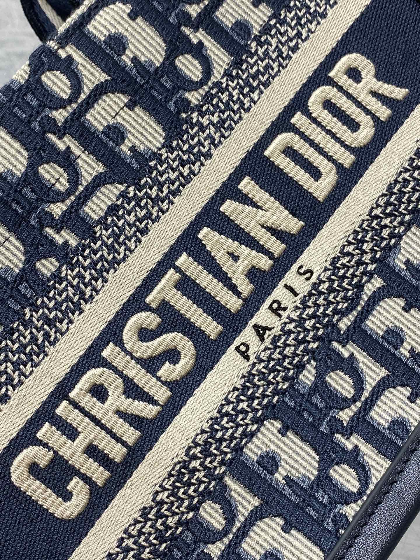 DO  Book Tote Bag Blue Di0r Oblique Embroidery and Calfskin