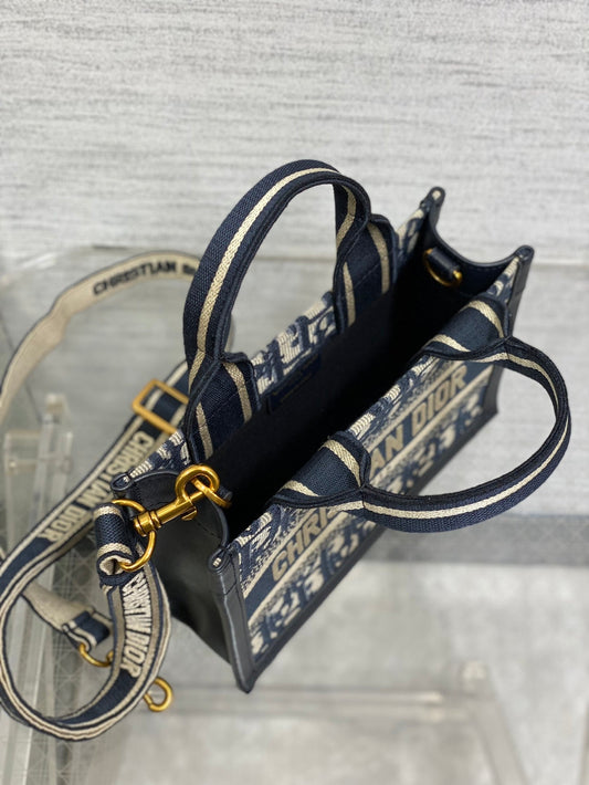 DO  Book Tote Bag Blue Di0r Oblique Embroidery and Calfskin
