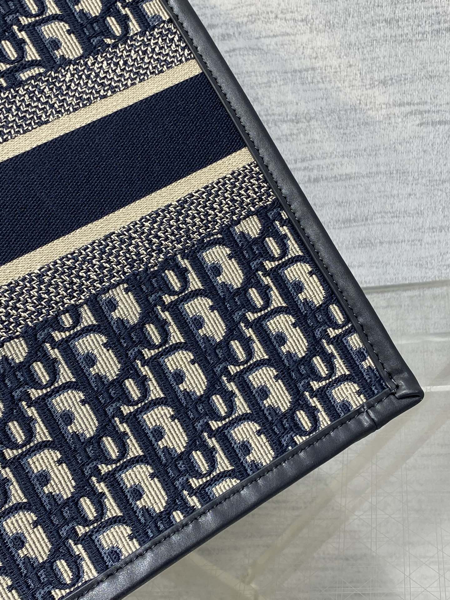 DO  Book Tote Bag Blue Di0r Oblique Embroidery and Calfskin