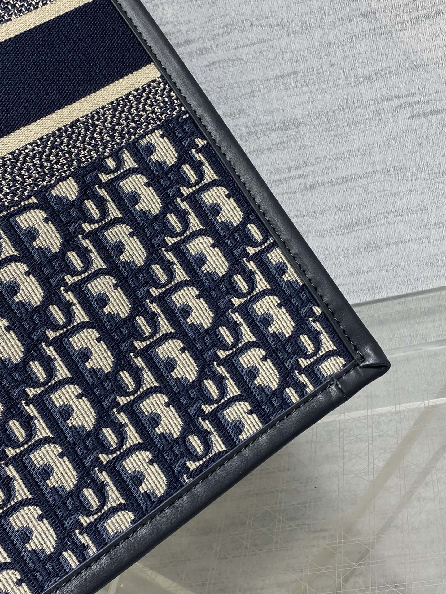 DO  Book Tote Bag Blue Di0r Oblique Embroidery and Calfskin