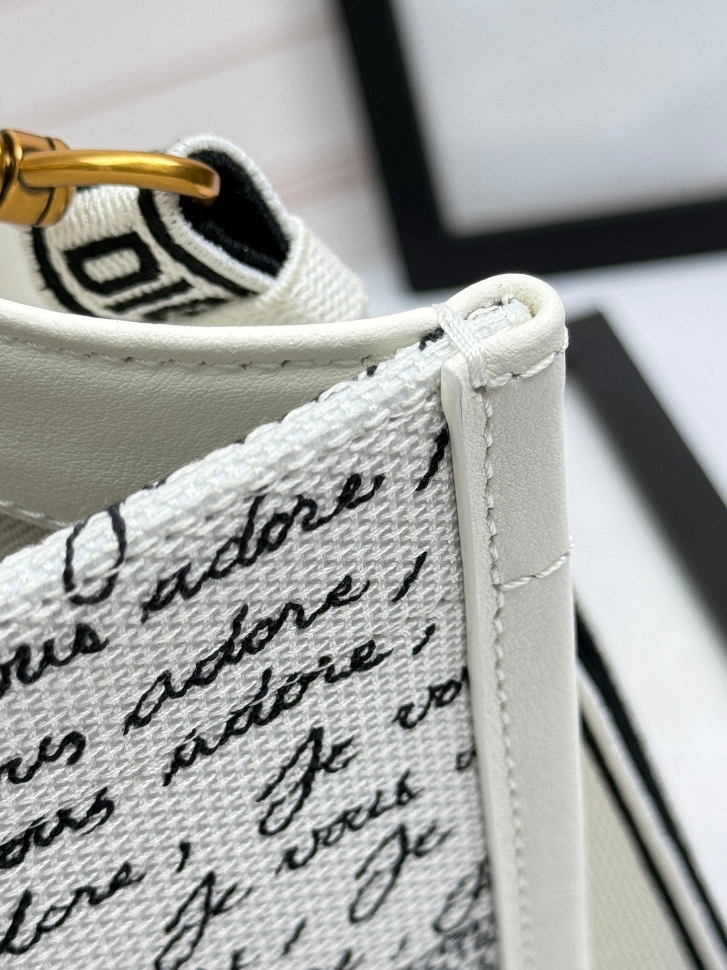 DO Dioramour Small Book Tote White Embroidery with Black and Red Je Vous Adore Motif and