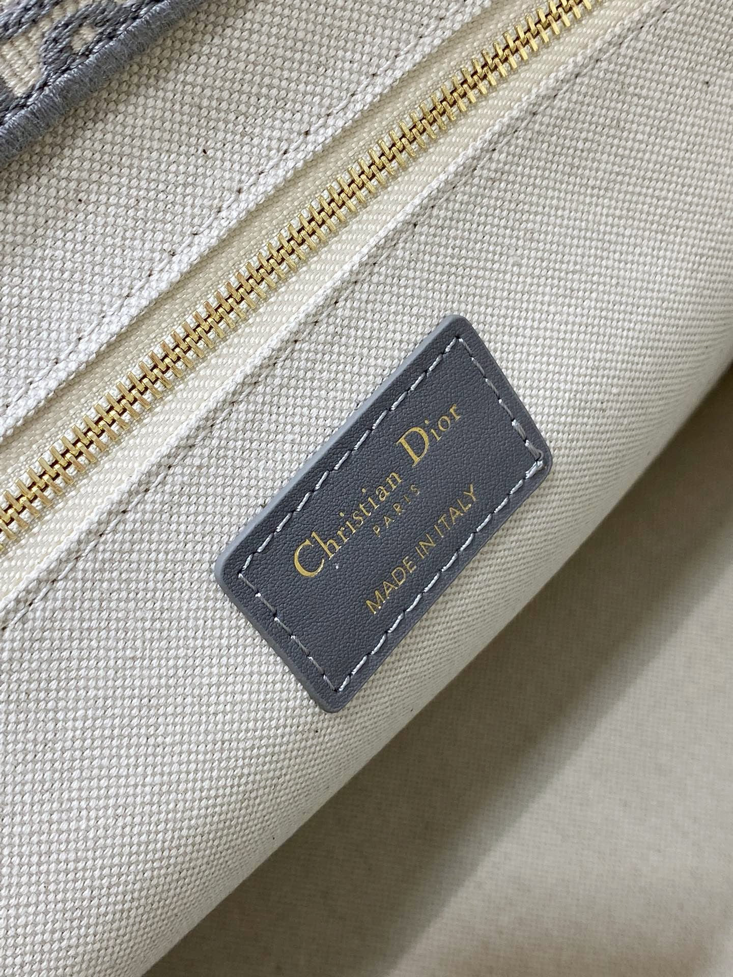 DO Medium Book Tote Gray Dior Oblique Embroidery and Calfskin