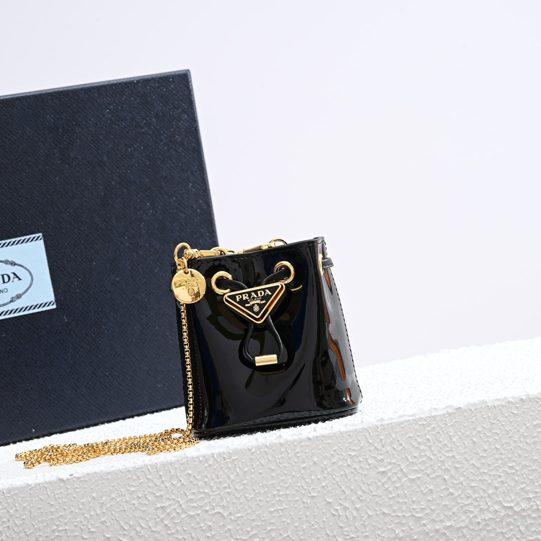 PD Patent leather mini-pouch