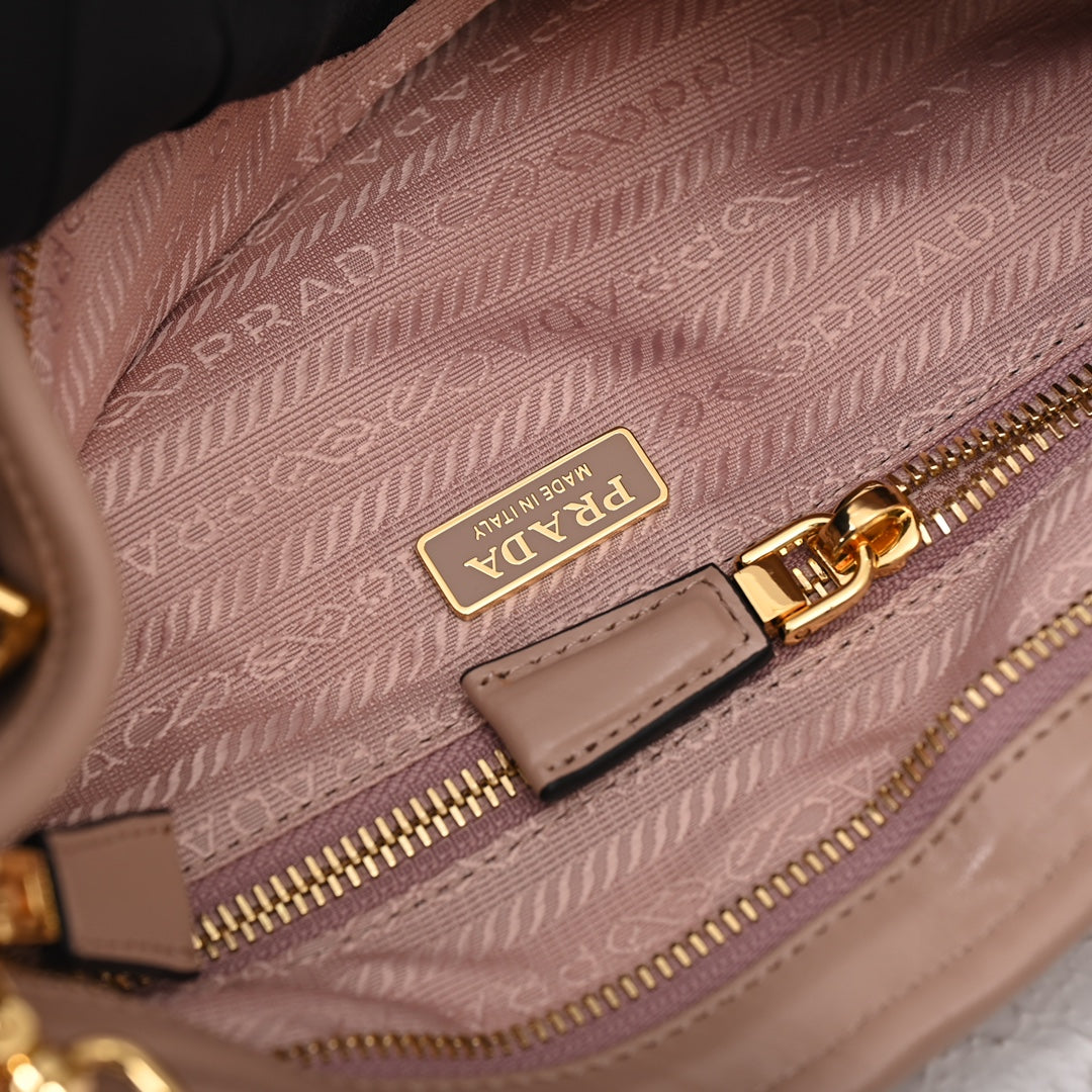 PD LuxSoft Medium leather handbag