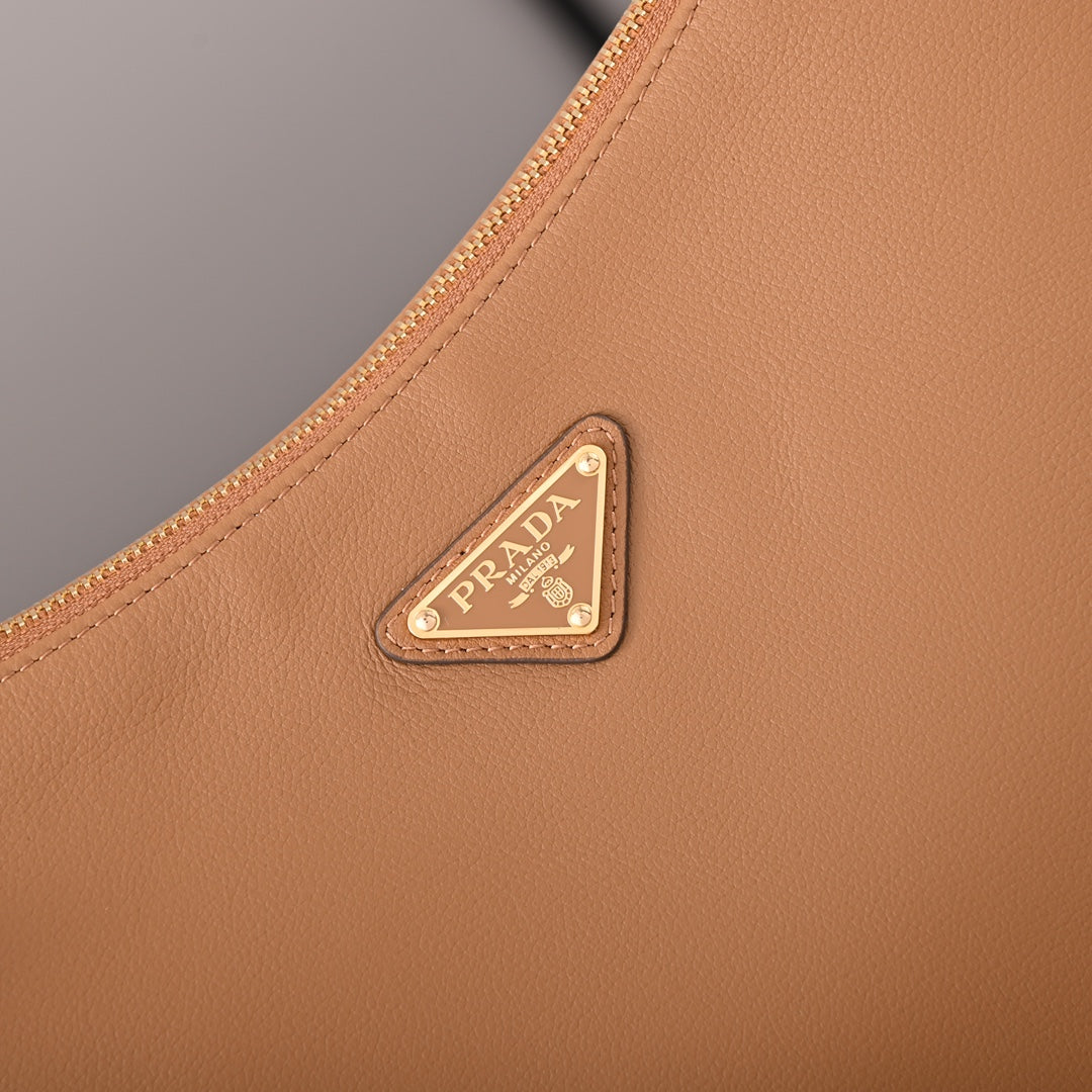 PD  Aimée large leather shoulder bag