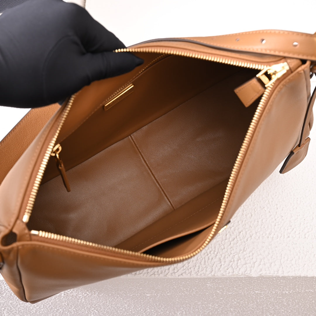 PD  Aimée large leather shoulder bag