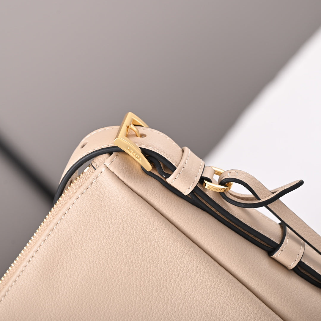 PD  Aimée large leather shoulder bag