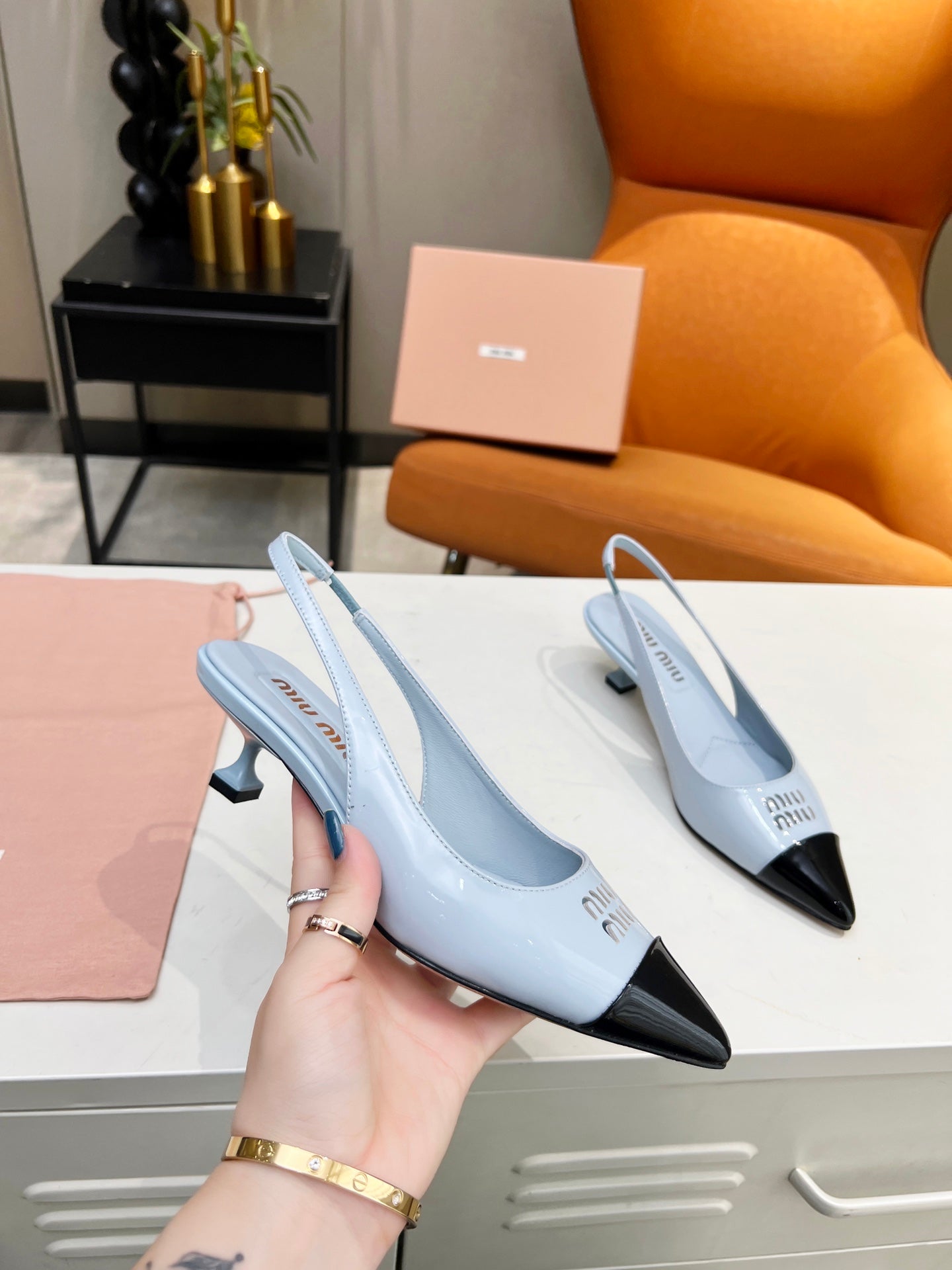 MI Slingback pump
