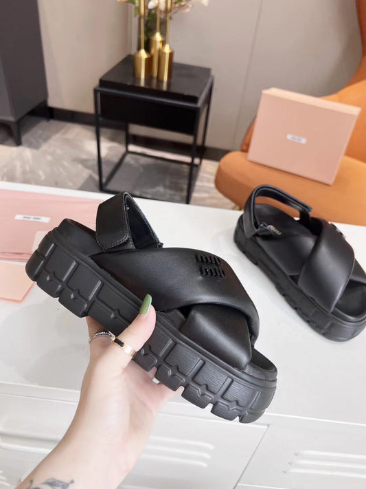 M leather sandals