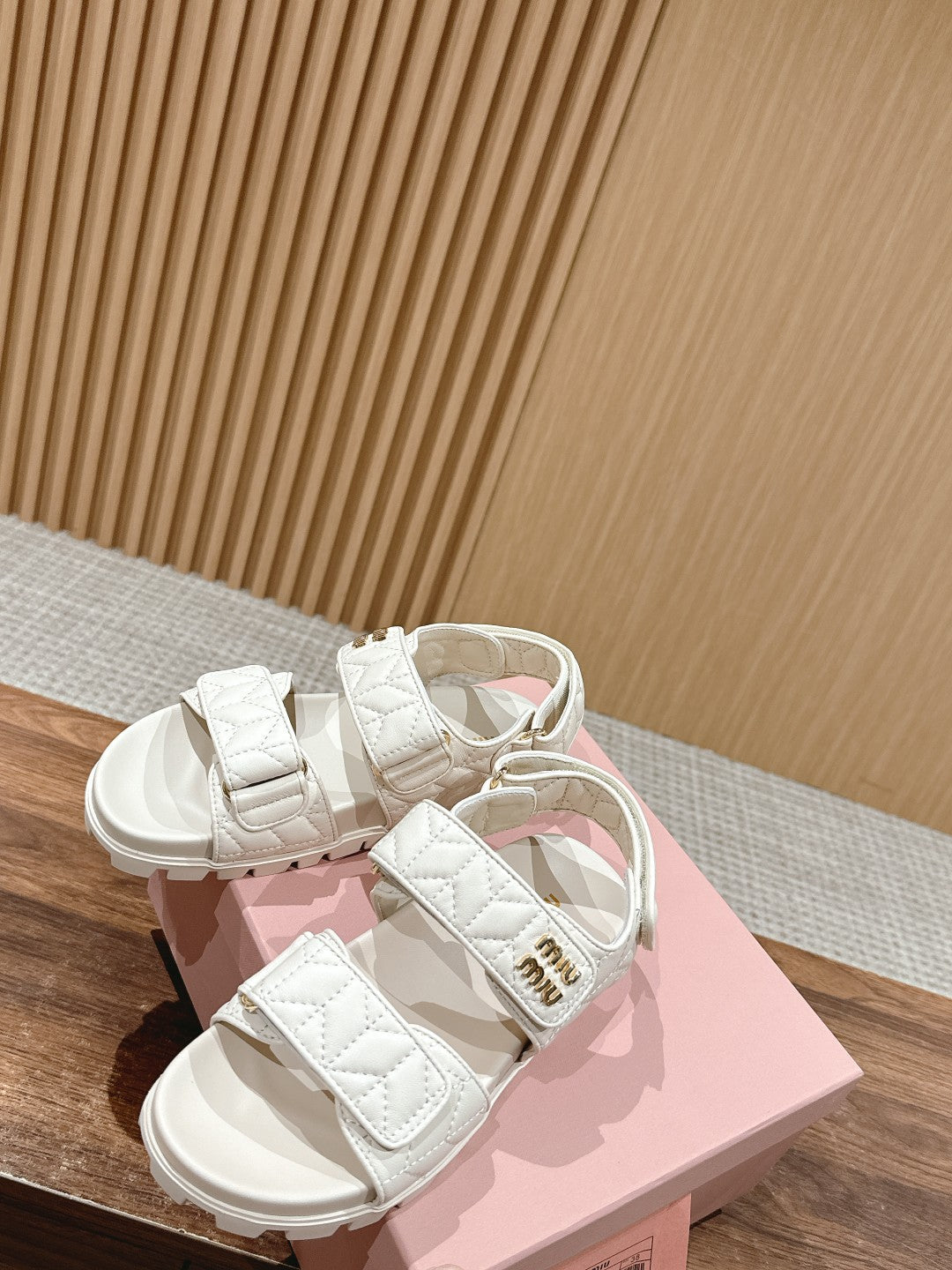 𝐌𝐈*𝐌𝐈* New sandals