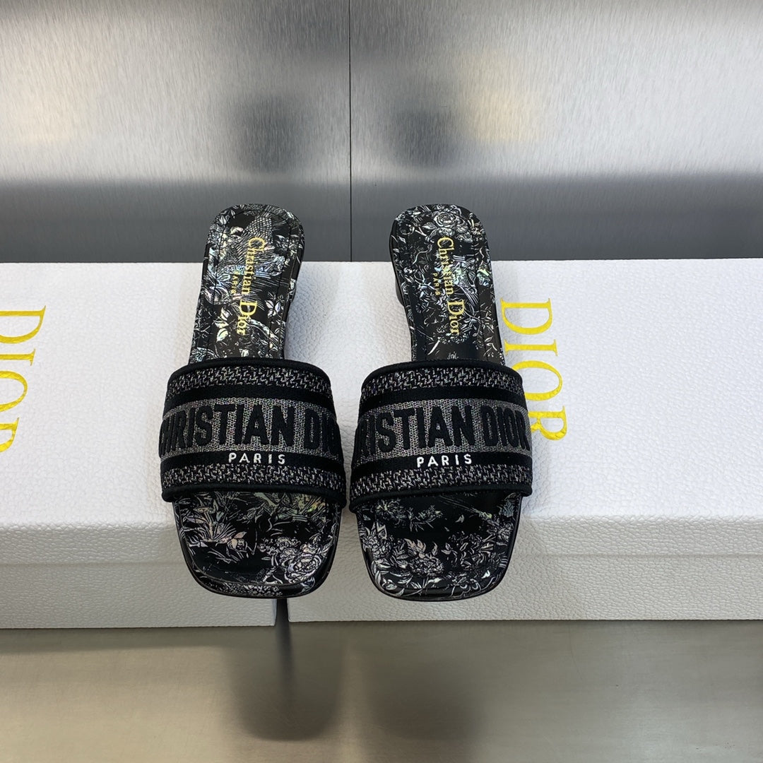 CD 25ss DWAY slippers