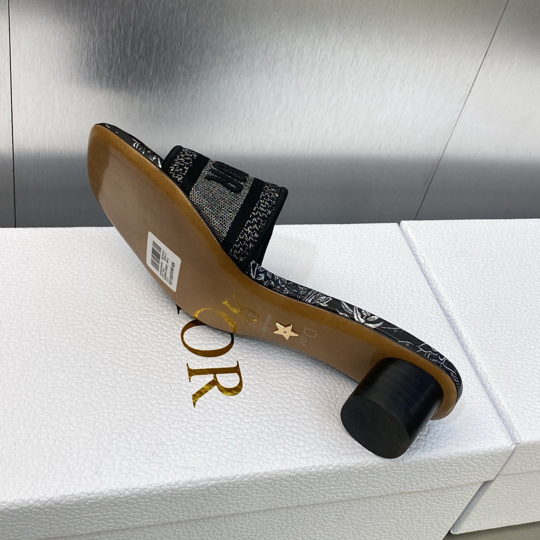 CD 25ss DWAY slippers