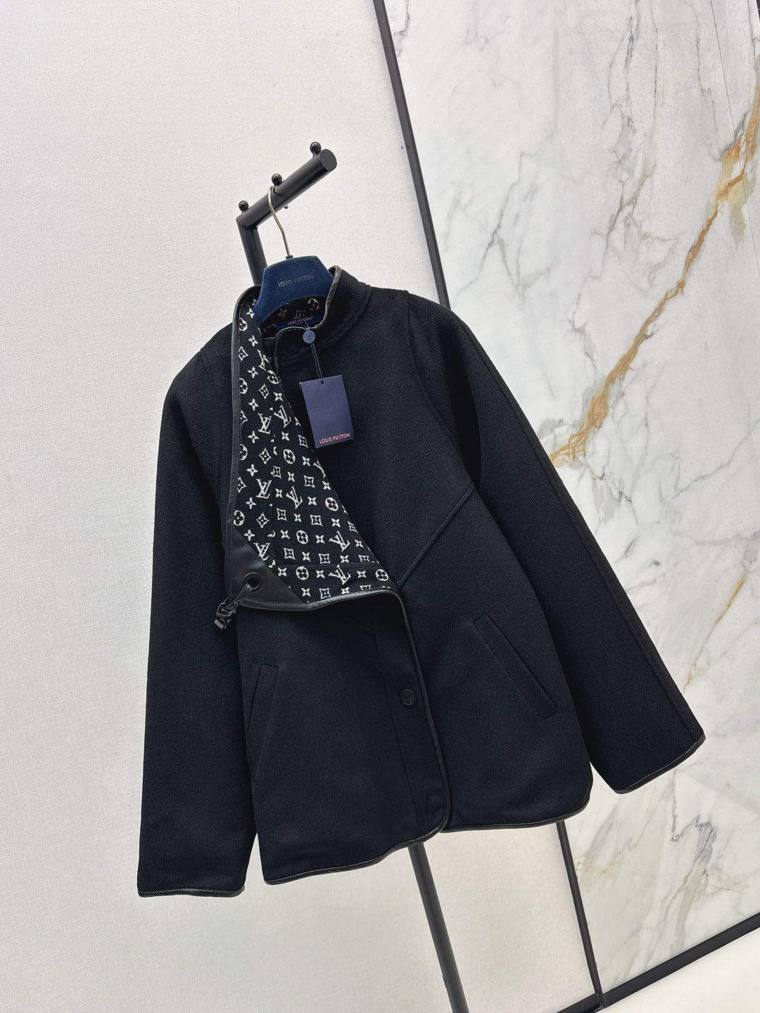 Louis 25fw Cropped Cape Coat