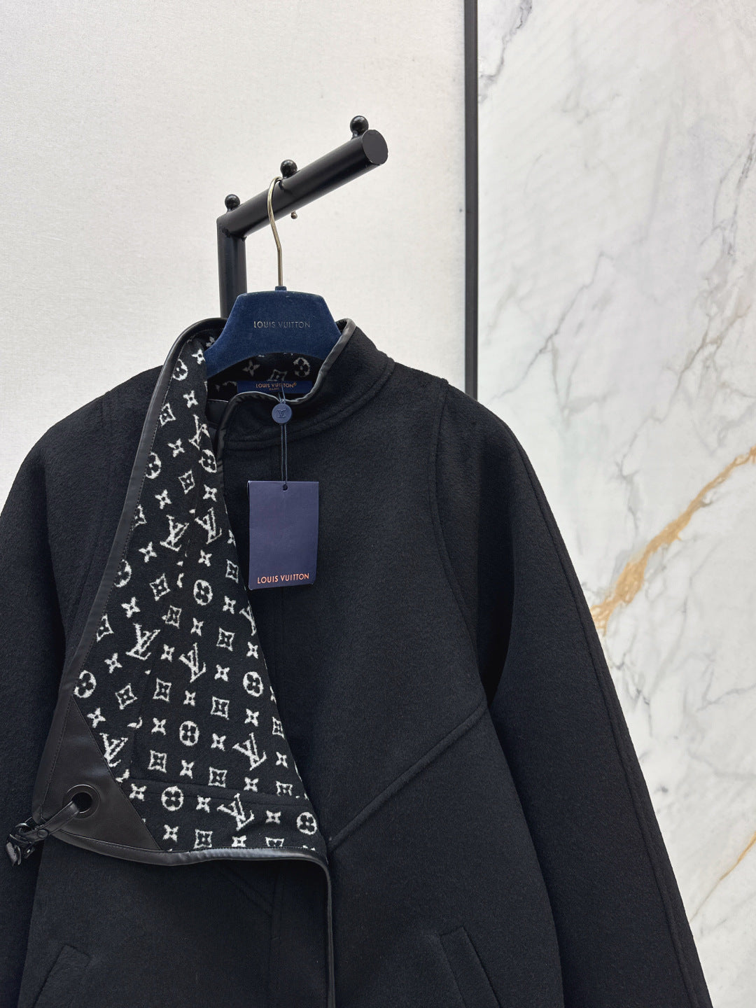 Louis 25fw Cropped Cape Coat