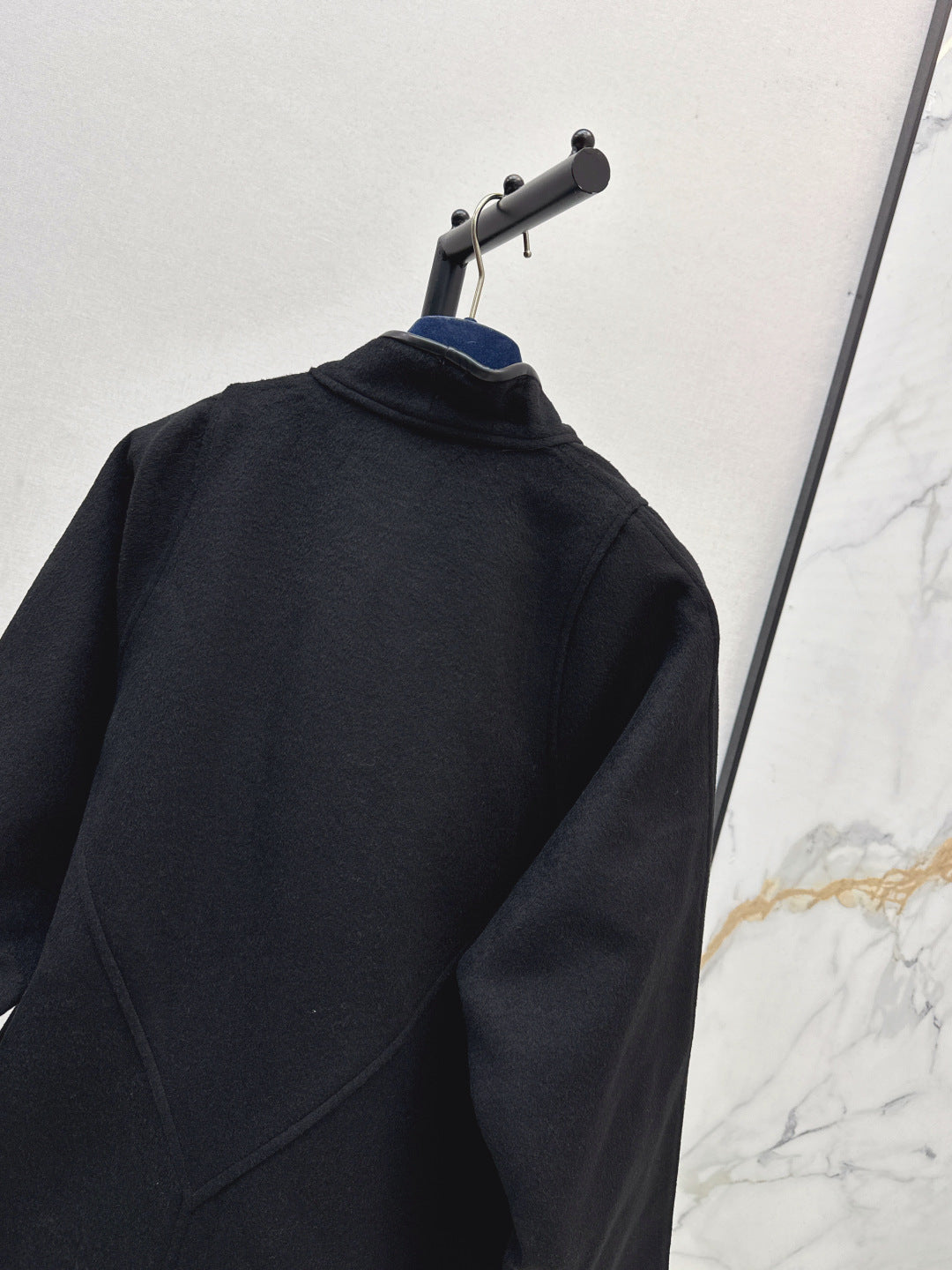 Louis 25fw Cropped Cape Coat