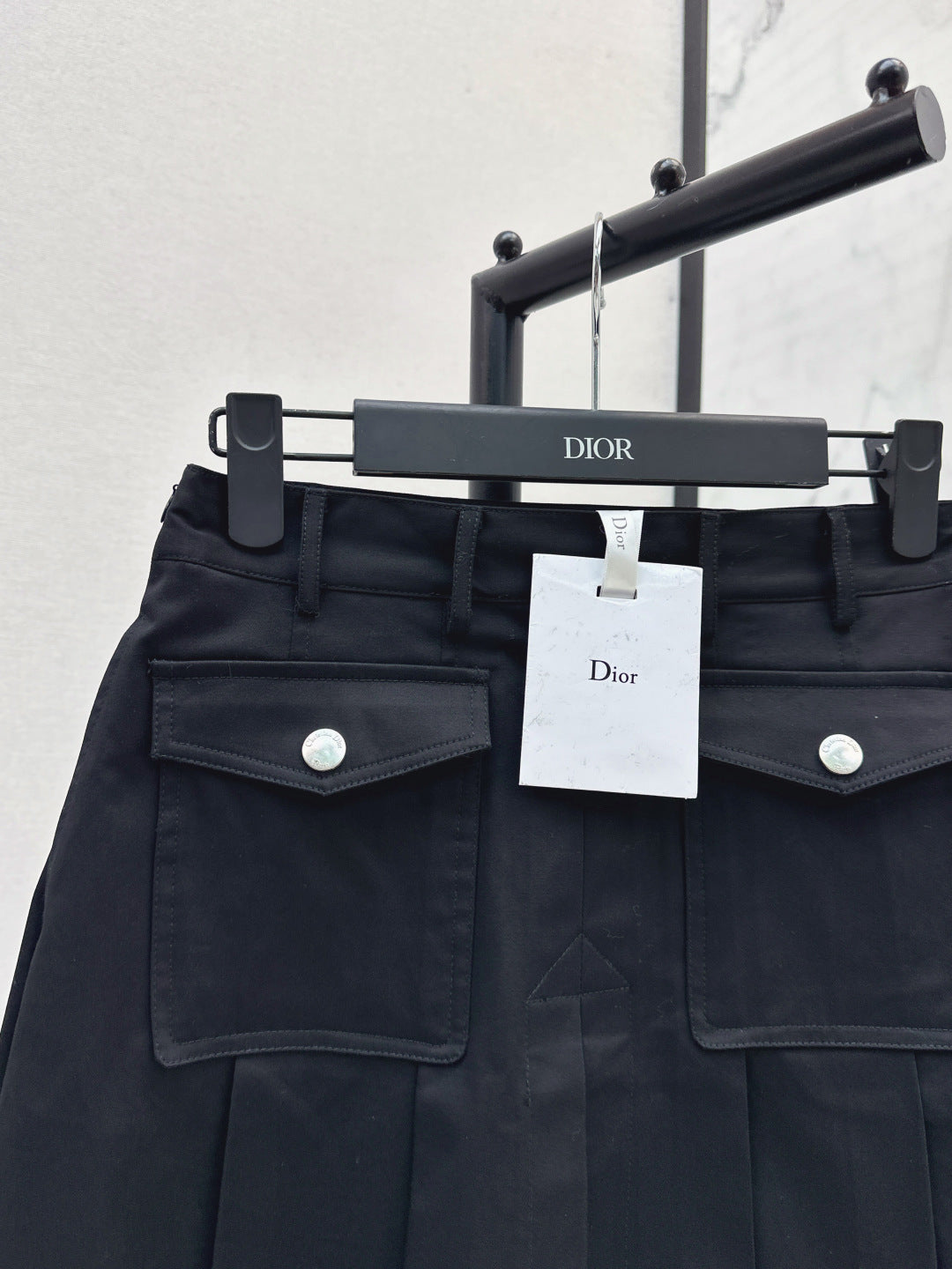 CD 25fw pleated skirt