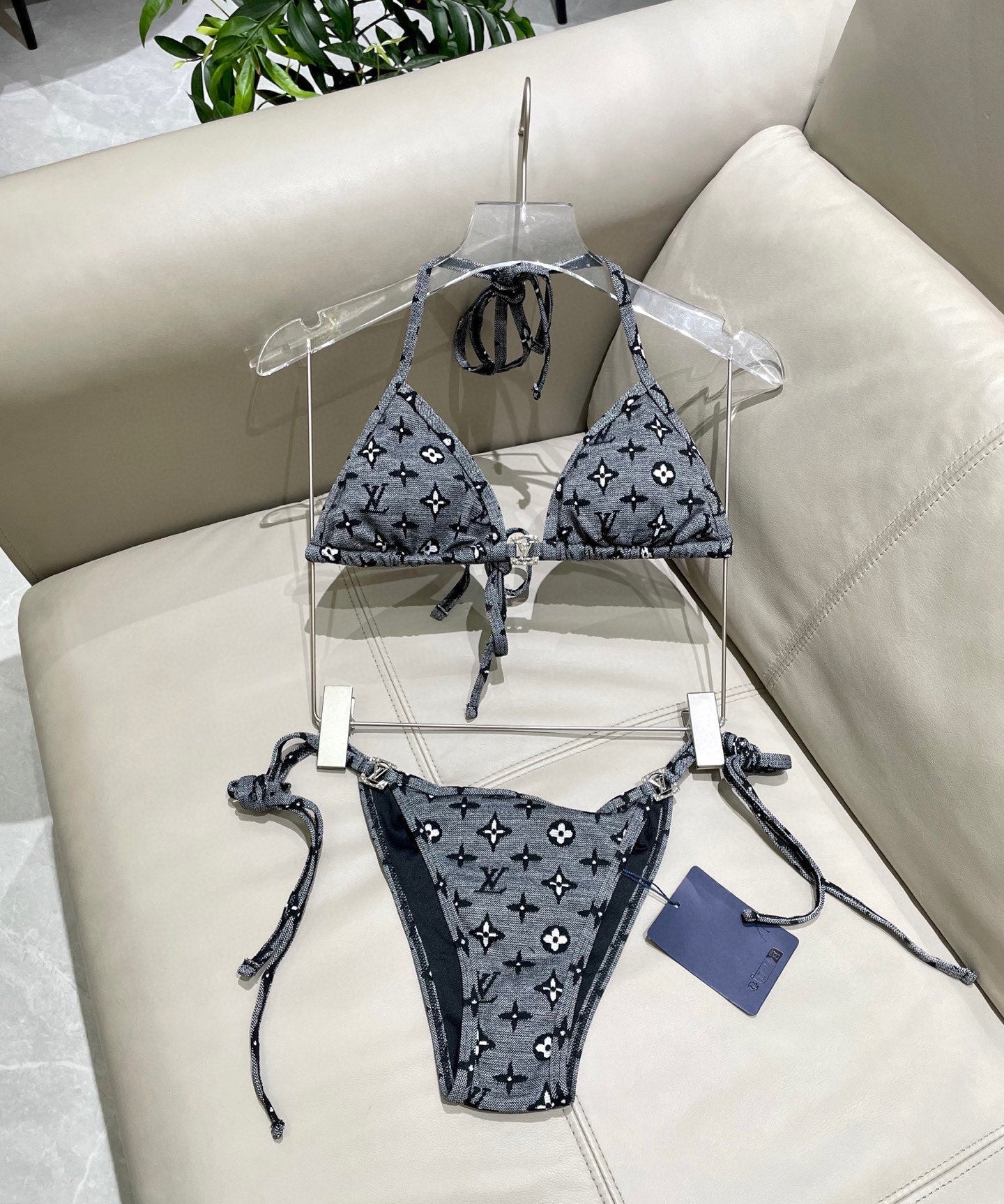 New style L swimsuit