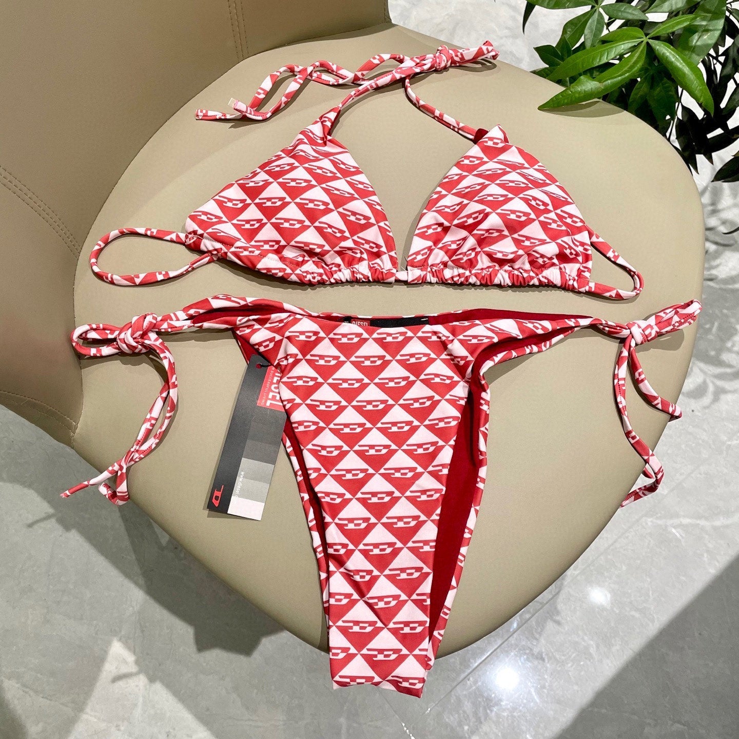 New style L swimsuit