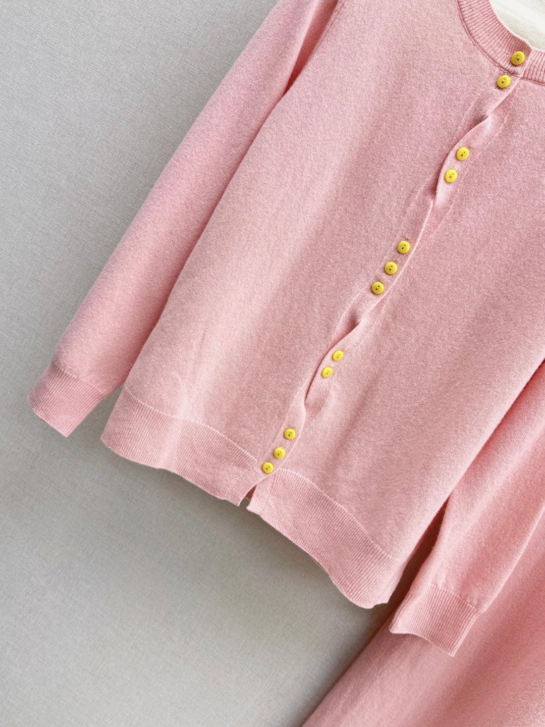 CD New embroidered cardigan set