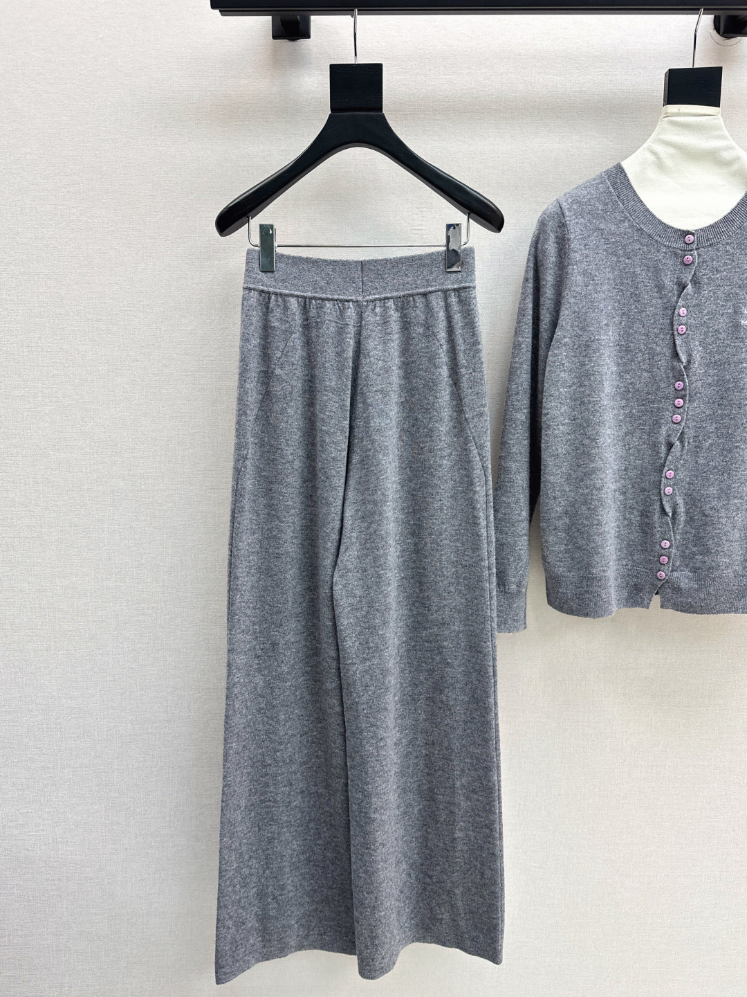 CD New embroidered cardigan set