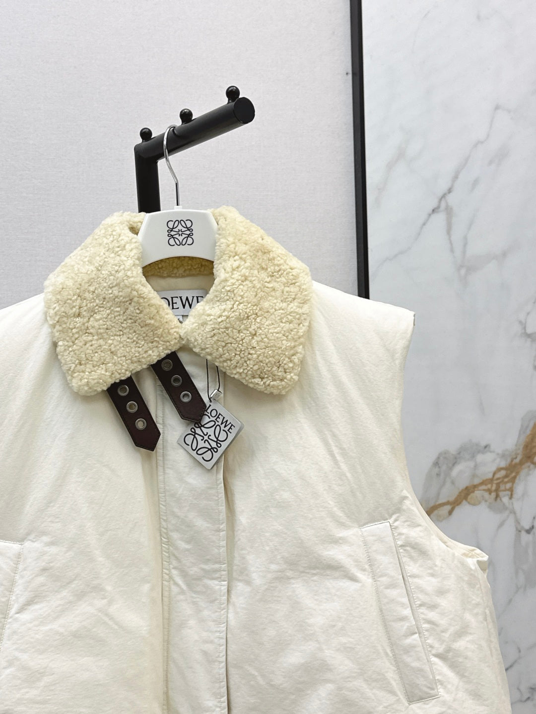 Loe New Vest down jacket