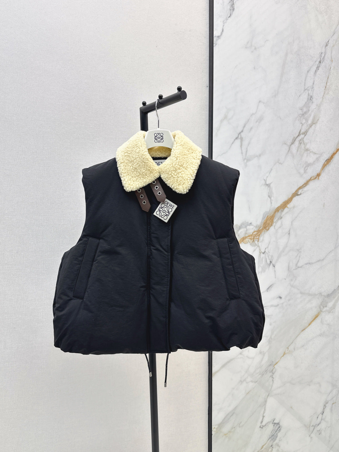 Loe New Vest down jacket