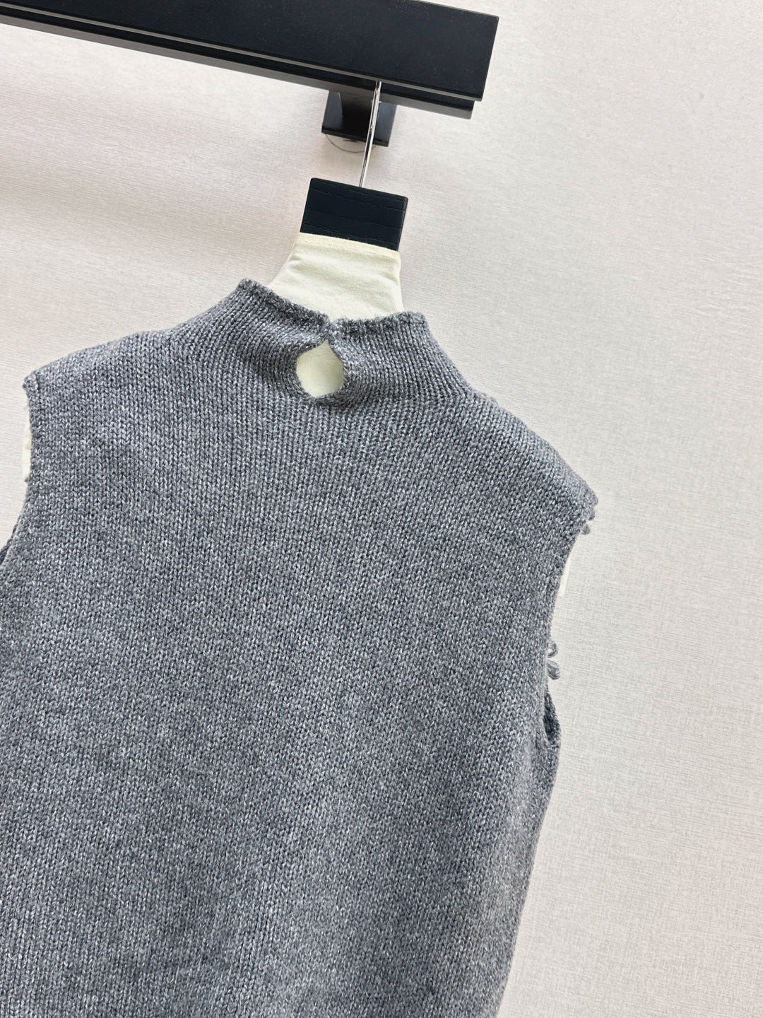 Chan  New knitted vest