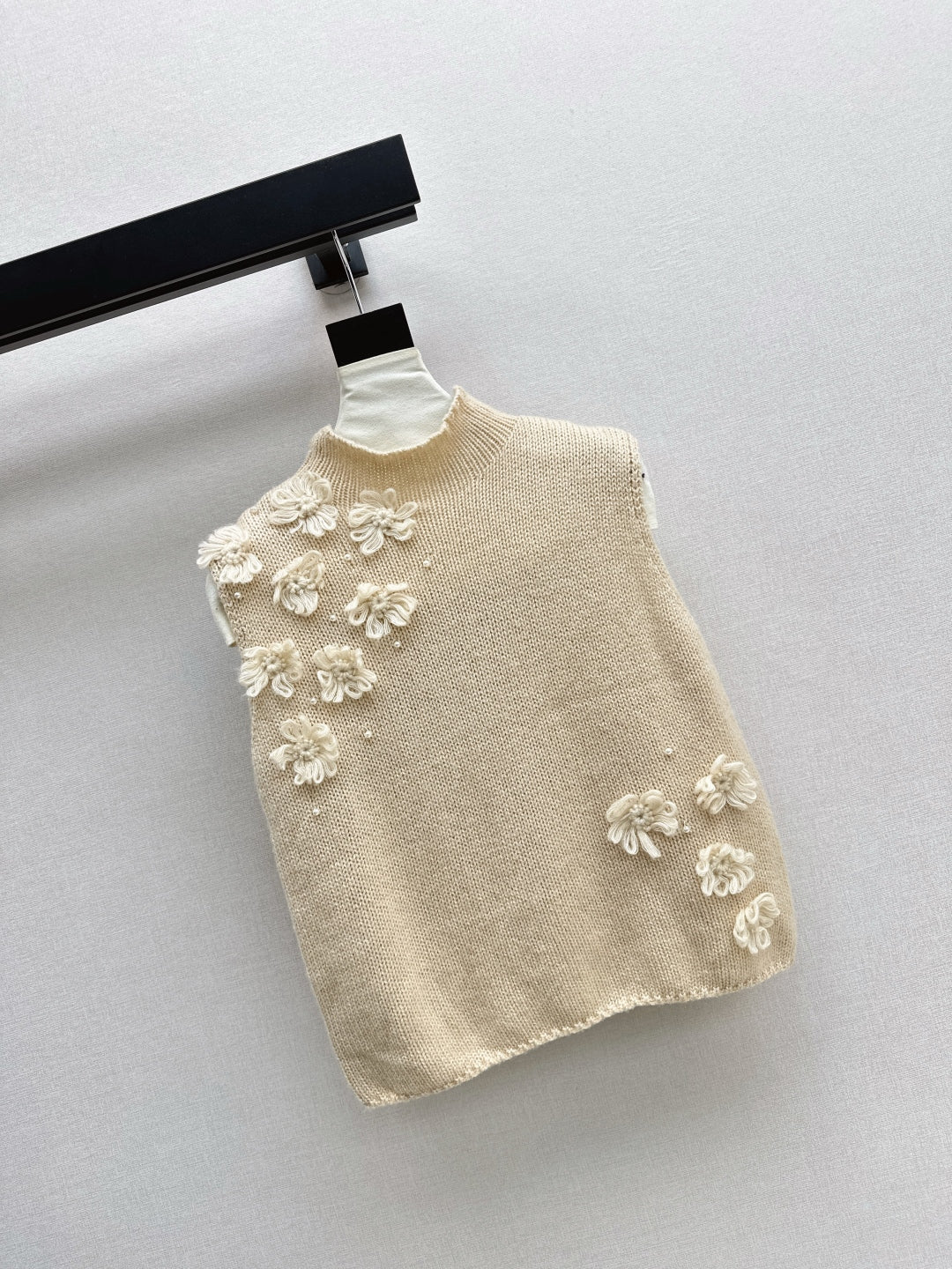 Chan  New knitted vest