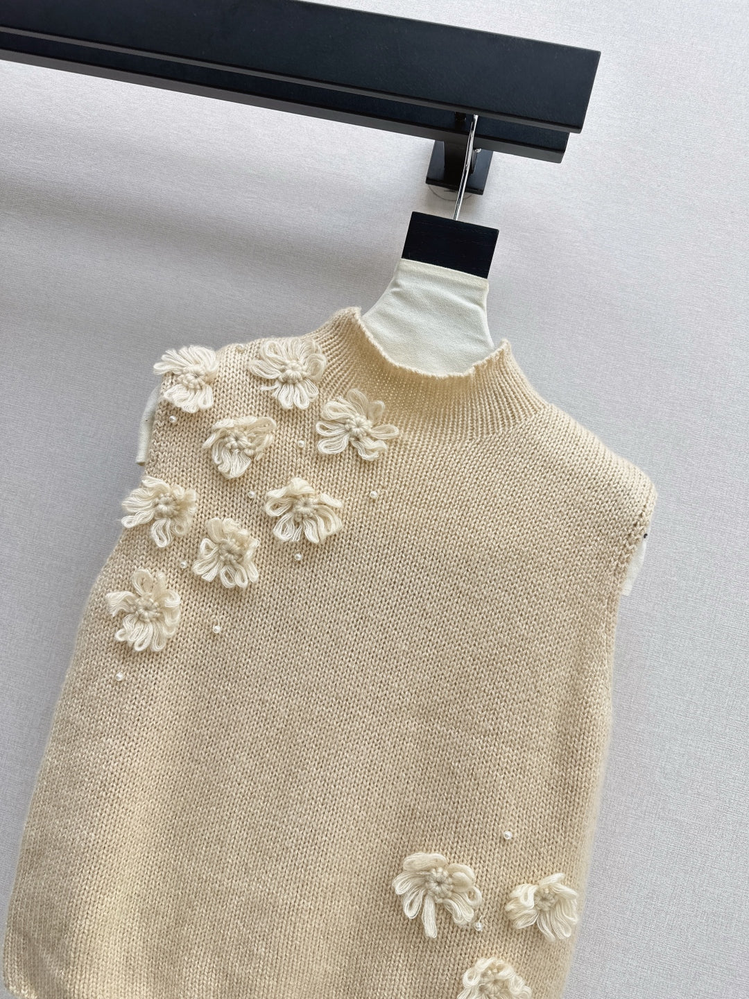 Chan  New knitted vest