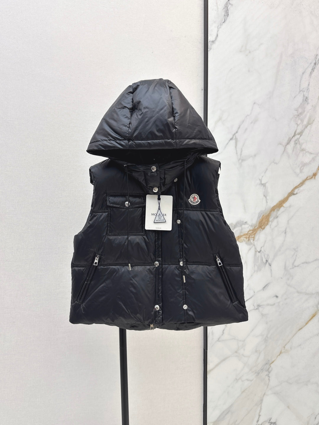 Monc  New Short stand collar down vest