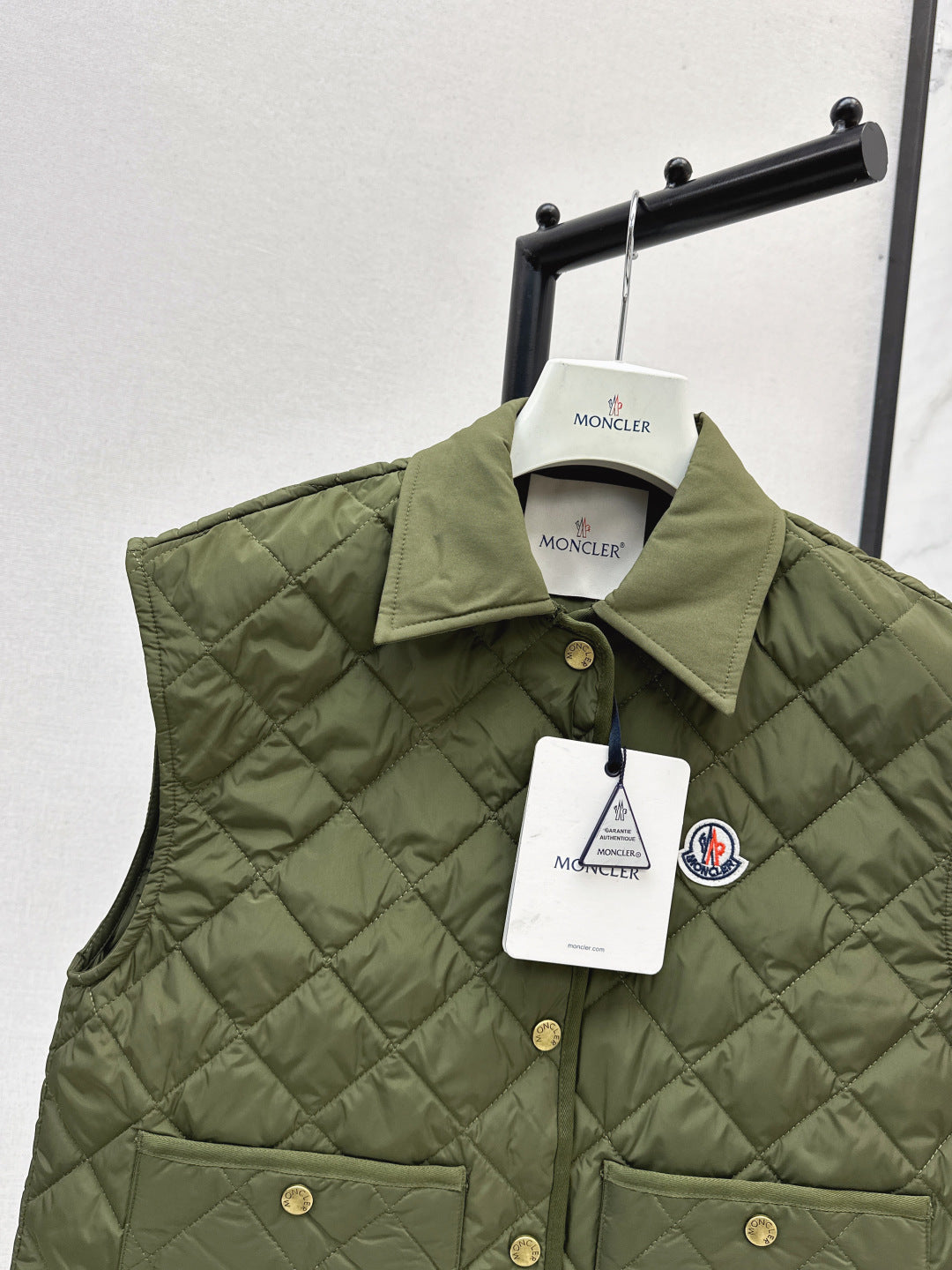 Monc  New Diamond-patterned lightweight lapel padded vest