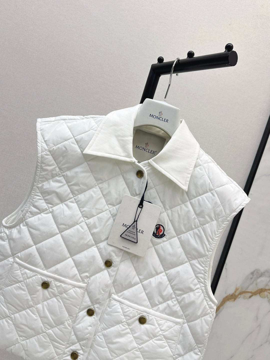 Monc  New Diamond-patterned lightweight lapel padded vest