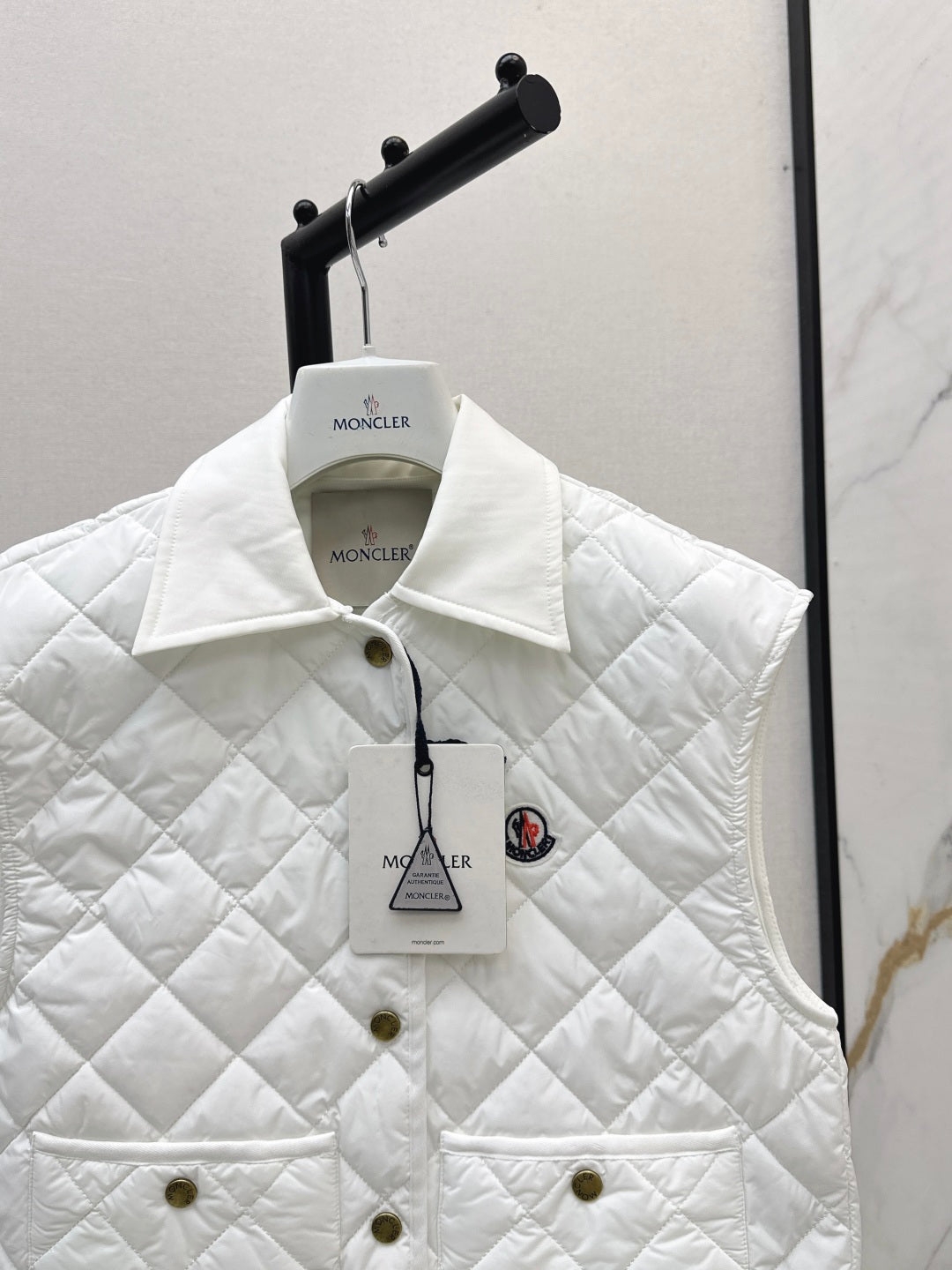 Monc  New Diamond-patterned lightweight lapel padded vest