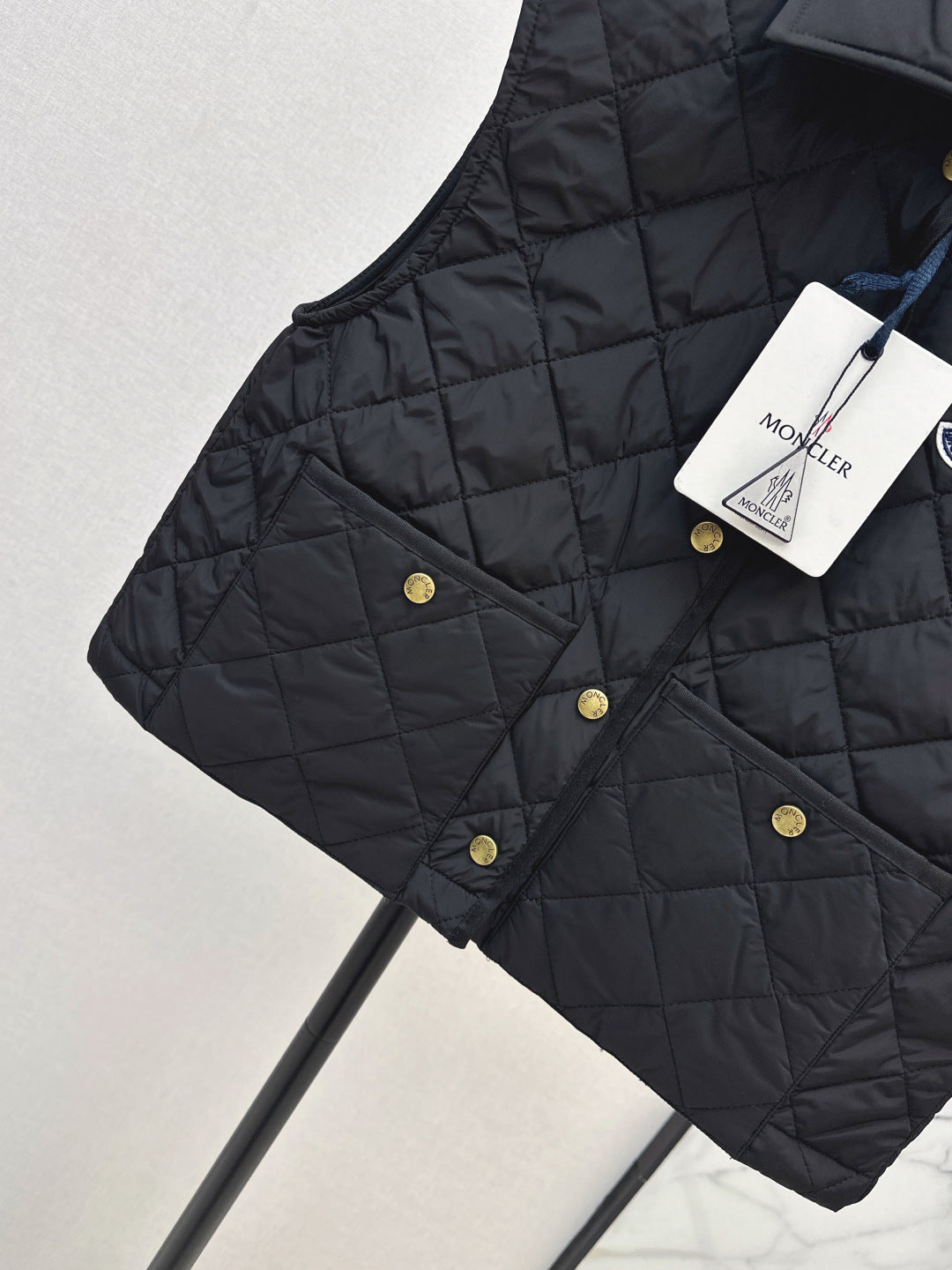 Monc  New Diamond-patterned lightweight lapel padded vest