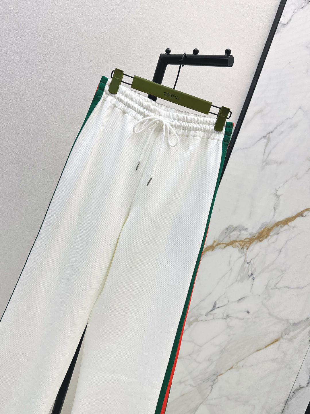 Guc New elastic waist straight pants