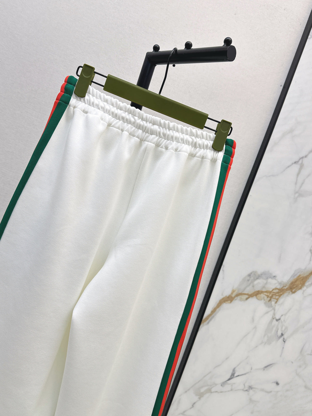 Guc New elastic waist straight pants