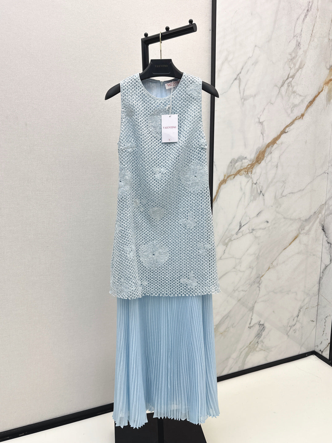 Vlan New sleeveless dress