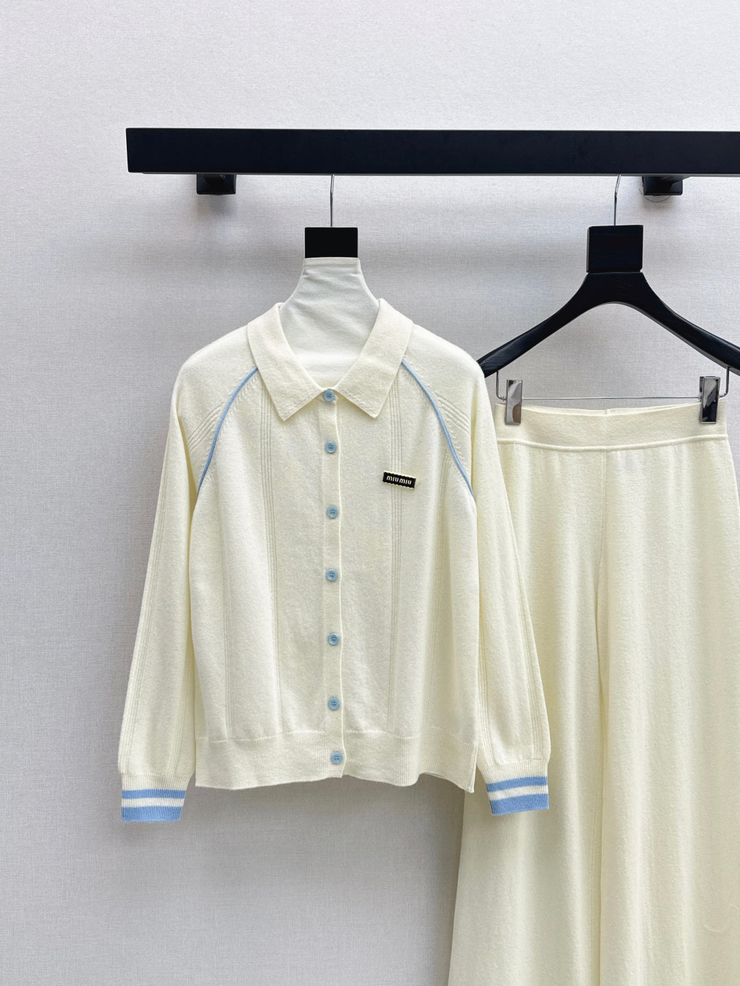 Miu New knitted suit