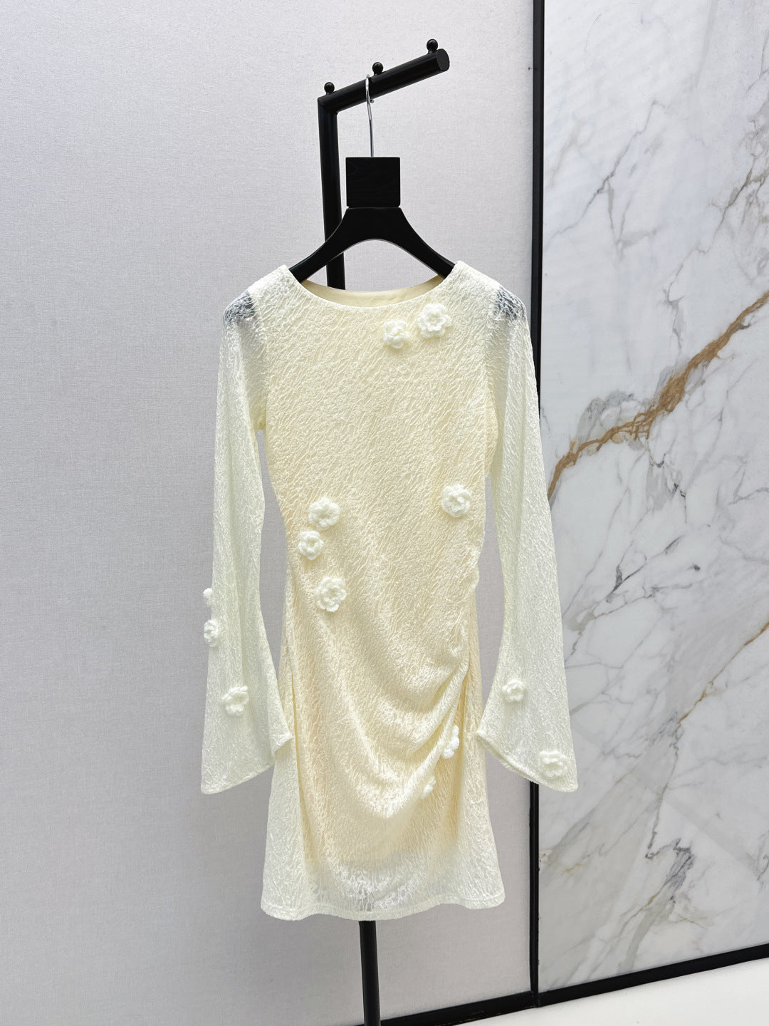 Valen New lace dress