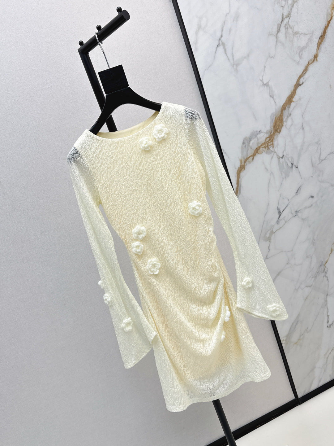 Valen New lace dress