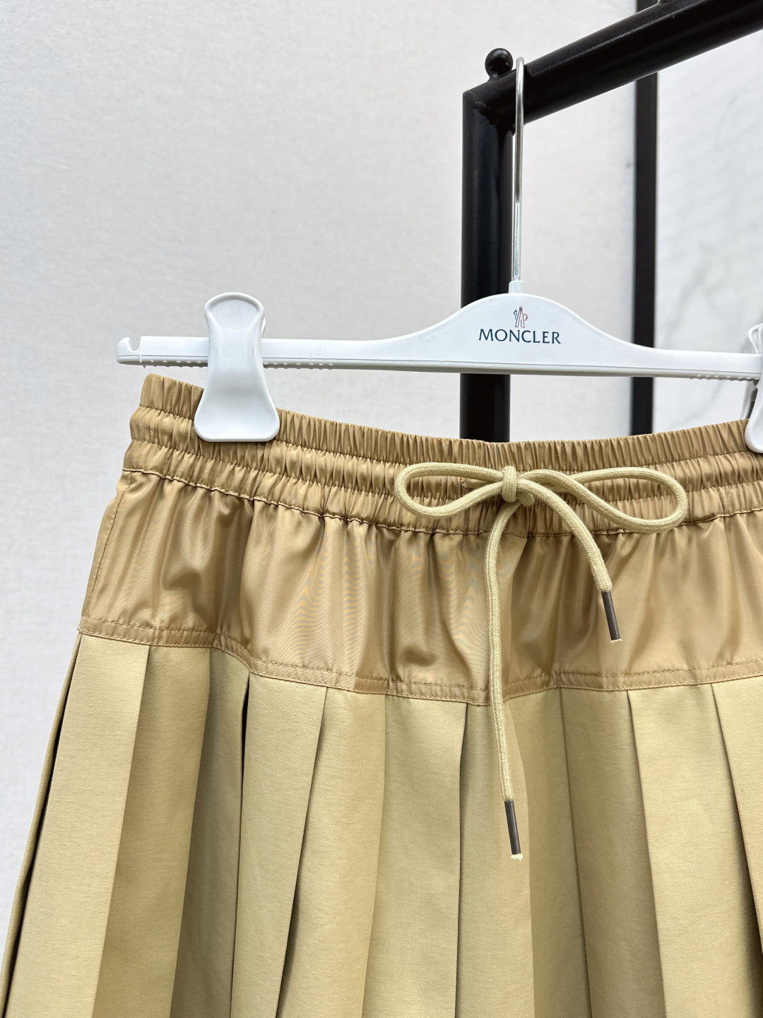 Monc New pleated skirt